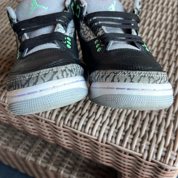 Kids Air Jordan 3 Retro Size 3.5Y Black/Green - Picture 9 of 9